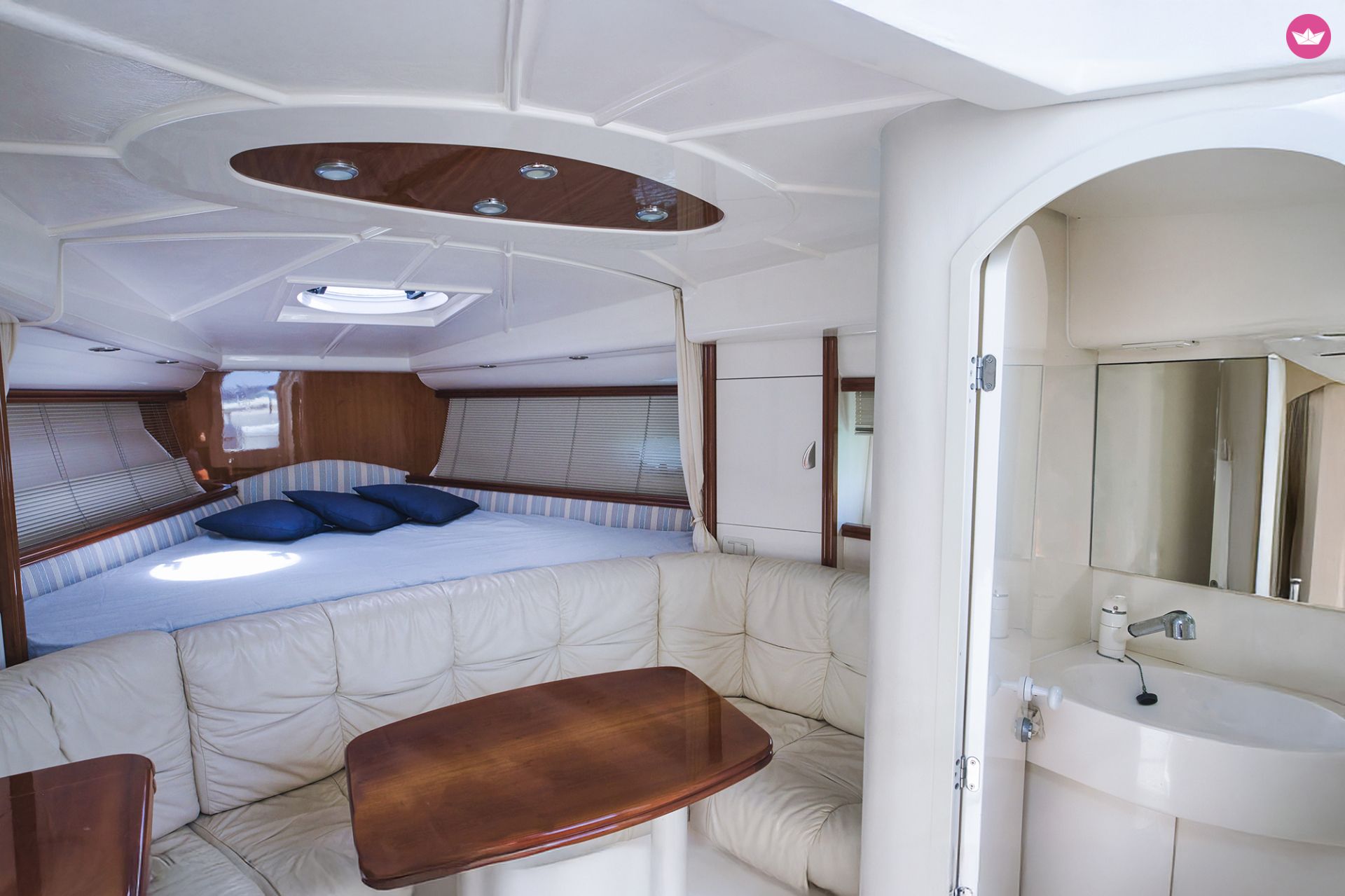 Bateau à moteur Pershing 37 700cv 8