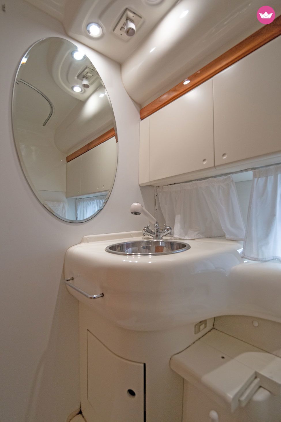 Charter motorboat in Athens  