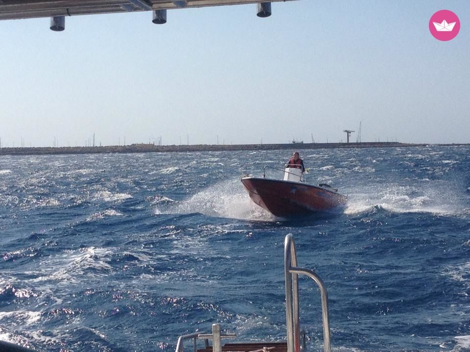 Motorboat Mare 5.5M 80Hp for hire