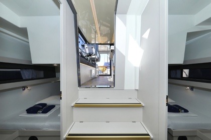Verhuur Motorjacht Cobra Yachts Futura 40 Grand Horizon Punat