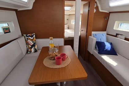 Location Voilier Jeanneau Sun Odyssey 380 Pula