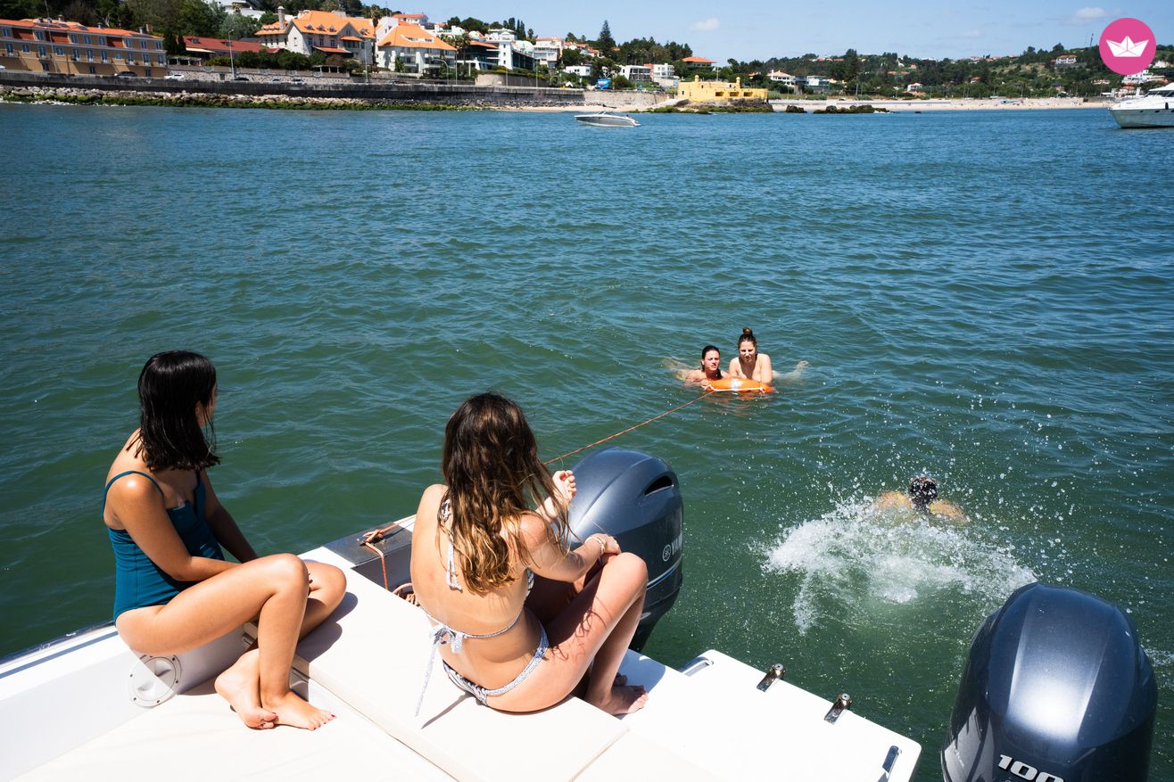 Bateau à moteur But Cat 200cv 7