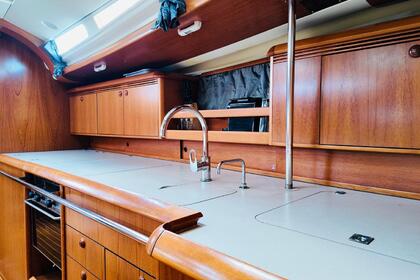 Jeanneau Performance 49 – Elegance, Comfort, and Speed in Perfect Balance