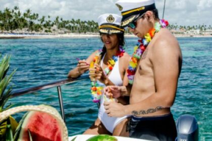 LUXURY EXPIRIENCE VIP SELECTION-Party Boat-Snorkeling-Slide