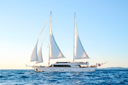 Sailing Yacht Love Story