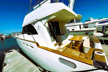 Чартер Моторная яхта Beneteau First 456 Абу-Даби