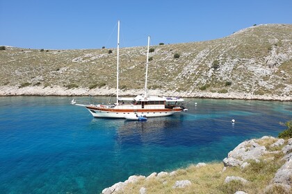 Charter Sailboat  Gulet Vito Kaštel Štafilić