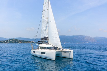 Charter Catamaran Lagoon 40 Athens