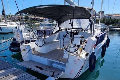 Miete Segelboot Jeanneau Sun Odyssey 380 Golfo Aranci