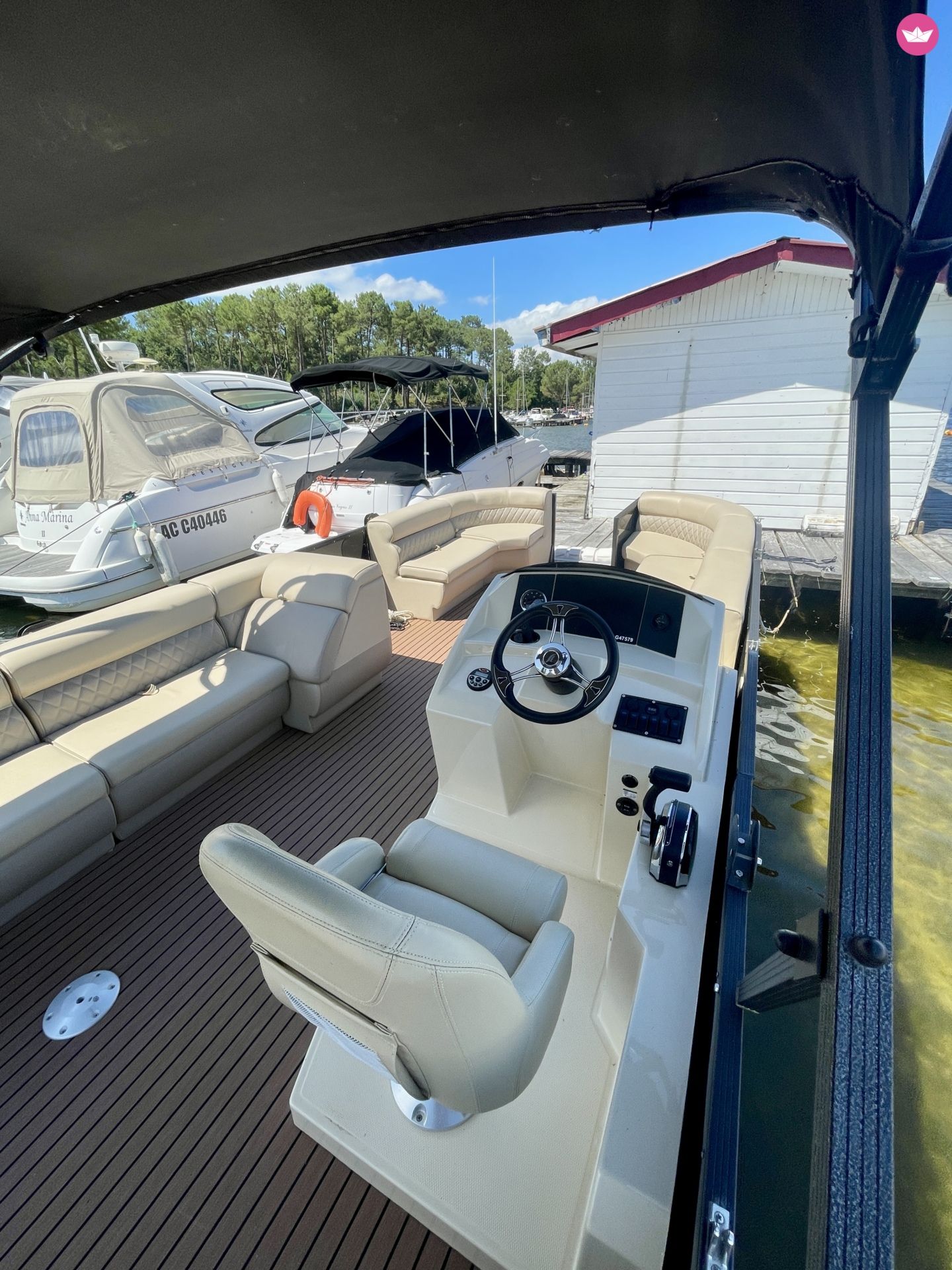 Bateau à moteur Smartliner 250 4