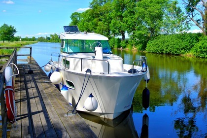 Rental Motorboat DELPHIA ESCAPE 800 Motala