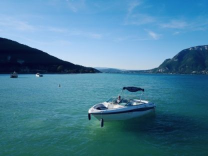 Location Bateau à moteur Four Winns Horizon 230 Annecy