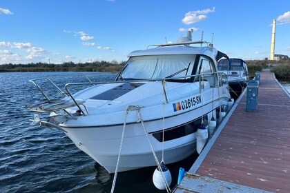 Hyra båt Motorbåt Bénéteau Antares 9 Pula