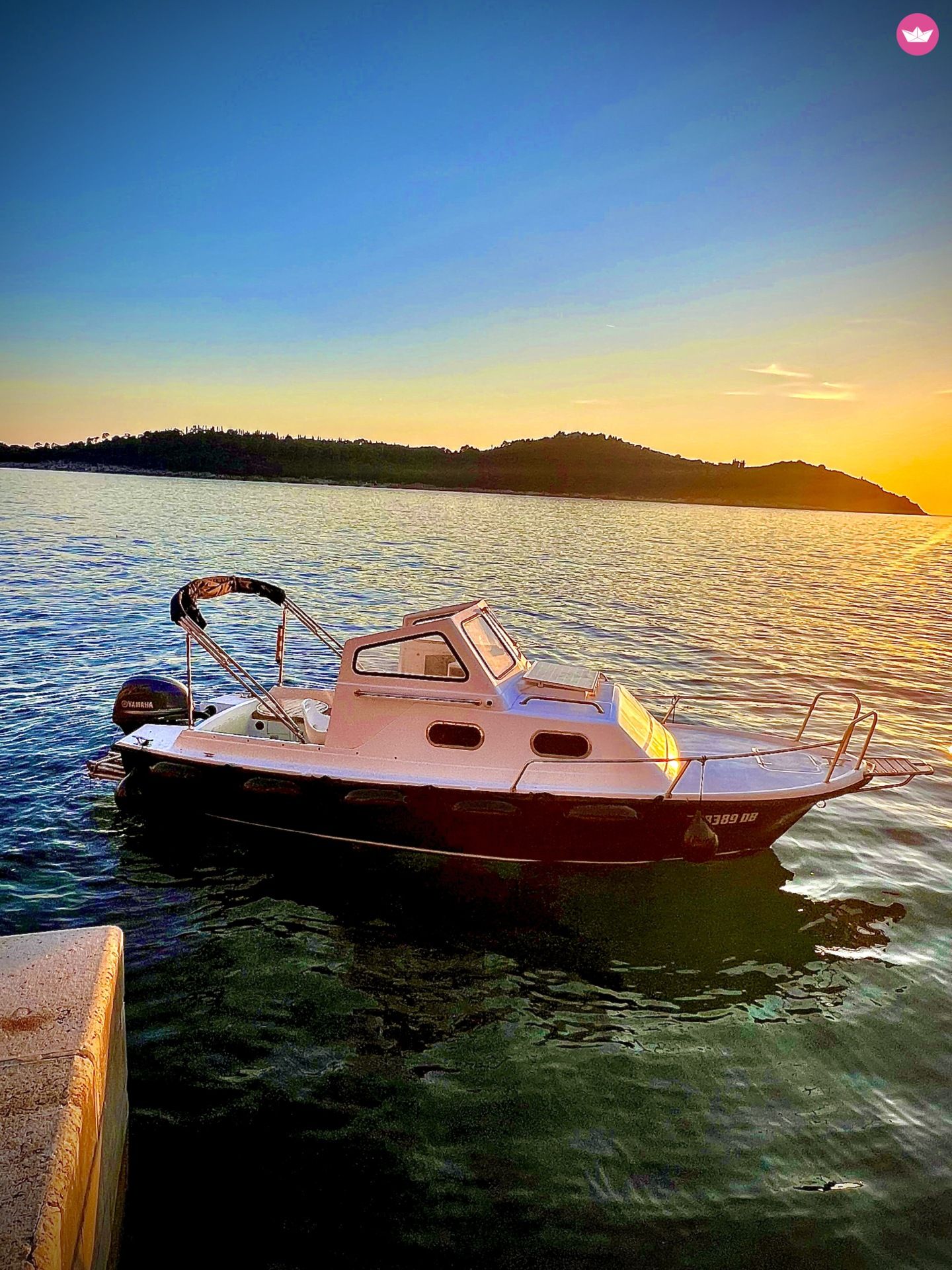 Bateau sans permis The Ultimate Luxury private cabin boat 40hp 6meters 40hp 8cv 3