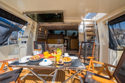 Ferretti Altura 52s