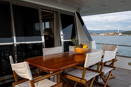 Luxury 22m Yacht with Crew – Cinque Terre & Portofino