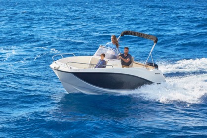 Charter Motorboat Quicksilver Activ 555 Open Marseille