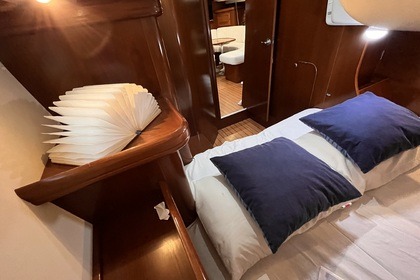 Discover the Ionian Islands by Sailing Yacht: A Unique Adventure of Relaxation and Nature