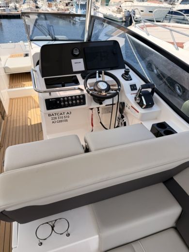 Motorboat AQUILA 32 SPORT Plano del barco