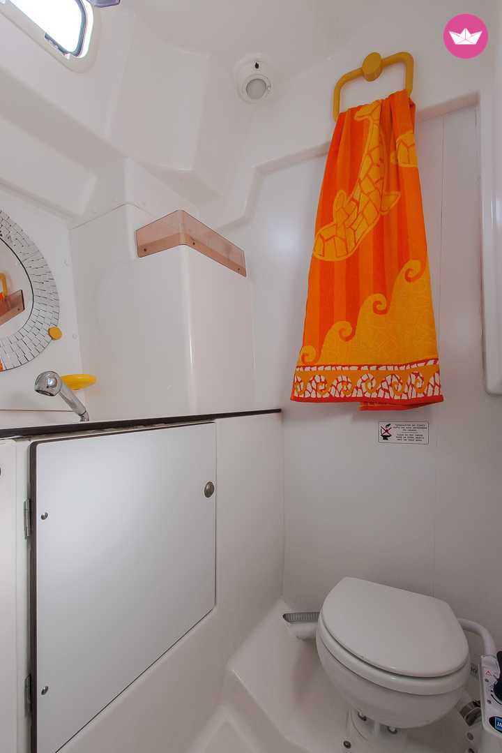 Sailboat Dufour Atoll 6 (50 Feet)  