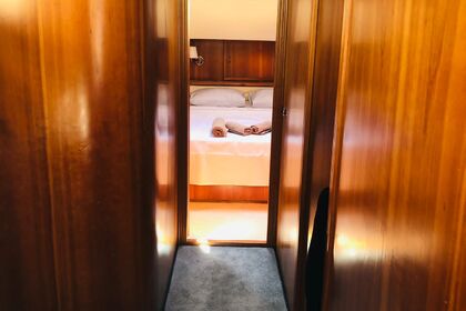 Princess Motoryacht with a capacity of 4 people