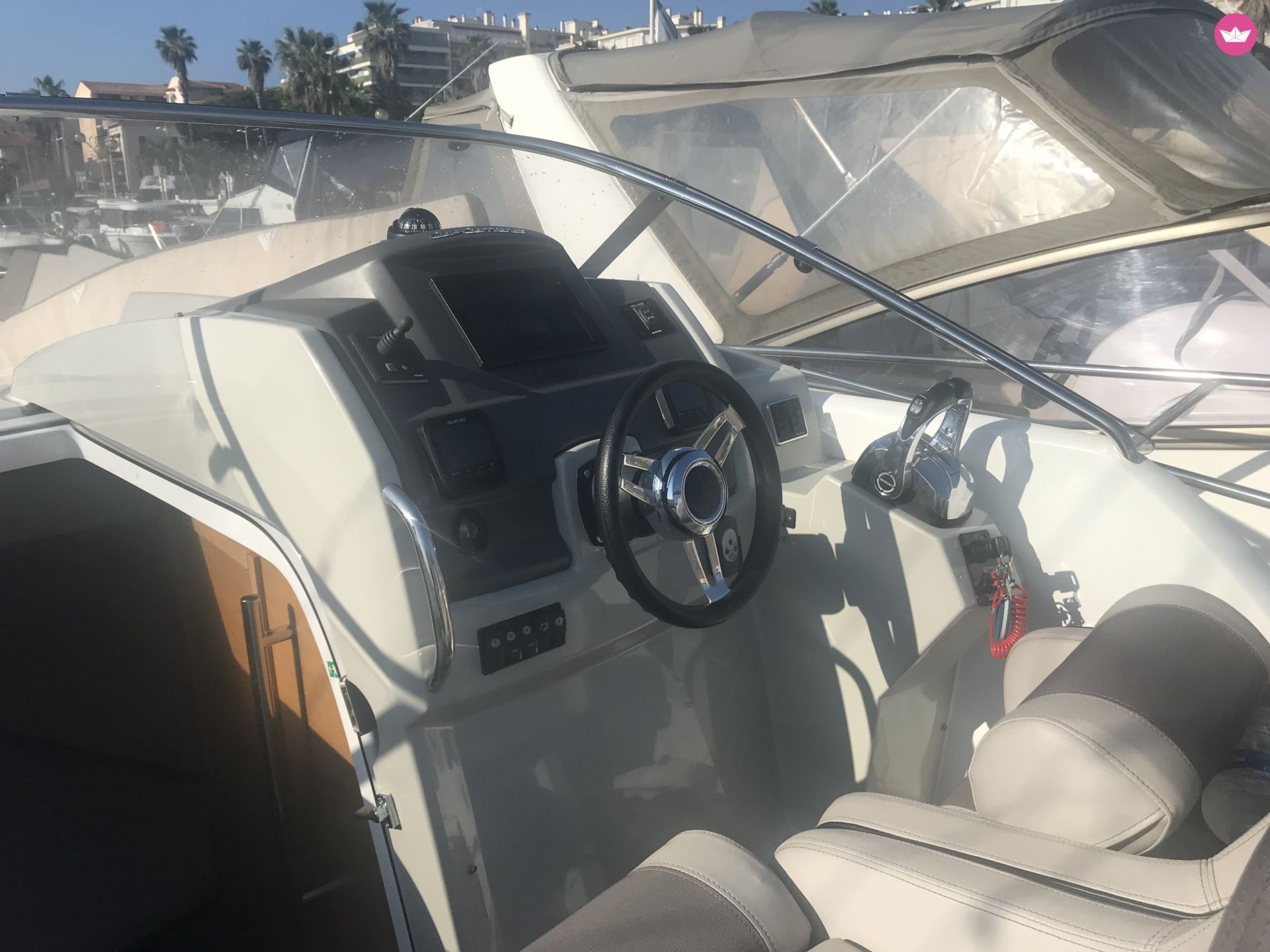 Bateau à moteur Jeanneau Cap Camarat 8.5 Wa à louer