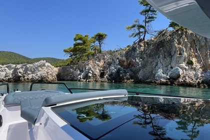 Axopar 37XC Cross Cabin Brabus