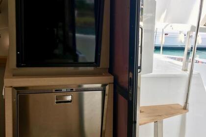 Location Catamaran Fountaine Pajot LUCIA 40 Le Marin