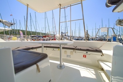 Lagoon 380 S2 - 4 + 2 cab. - Atenea - 2015.