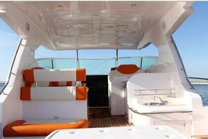 Charter Motorboat Oryx 40 Abu Dhabi