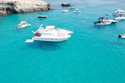 Location Bateau à moteur Azimut 37 Fly Deluxe Catane