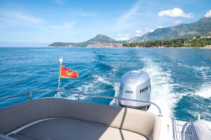 Hire Motorboat Motonautica SportStar 22 Bar