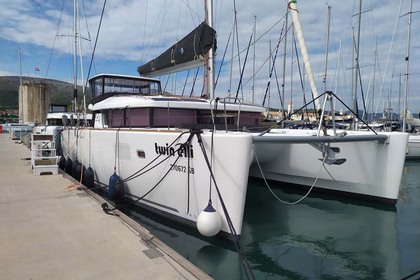 Verhuur Catamaran Lagoon Lagoon 450 Sport Trogir