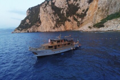 Charter Motor yacht Tranquillidad 24 Mt Sorrento