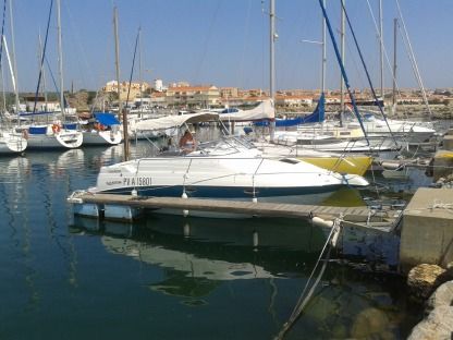 Location Bateau à moteur Glastron Cabin Cruiser Gruissan