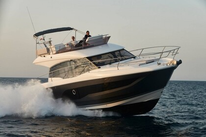 Charter Motorboat  Prestige 420 Fly Split