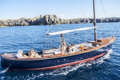 Location Bateau à moteur Astondoa Artesanal De Madera Fornells