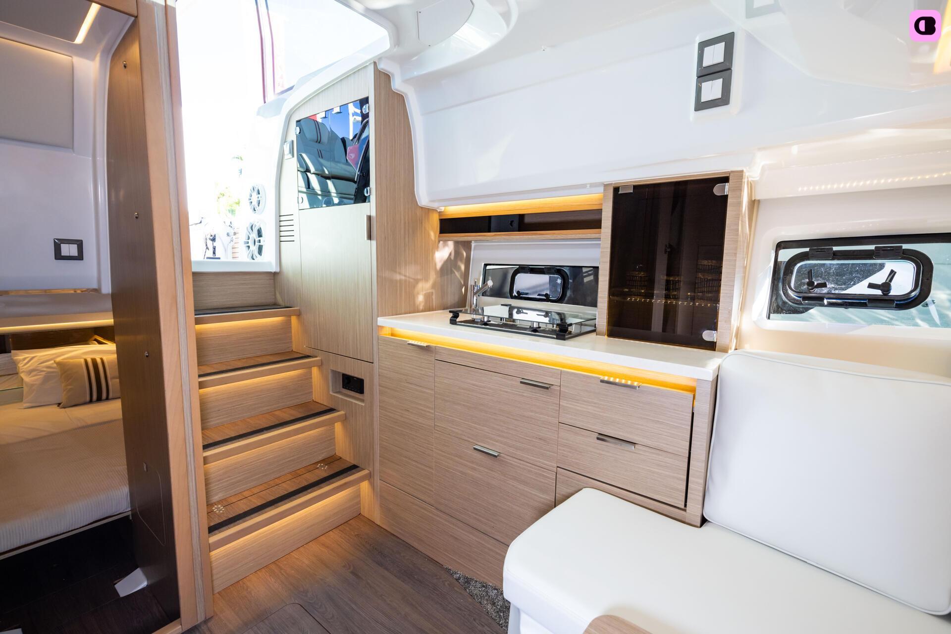 Yacht Jeanneau Cap Camarat 10.5 Wa 700cv 4