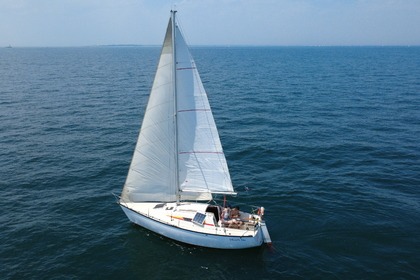 Charter Sailboat Bénéteau First 25 Quiberon