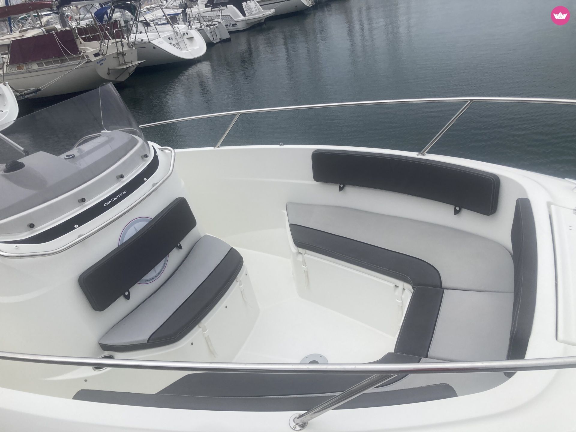 Bateau à moteur Jeanneau Superbe Cap Camarat 7.5 Open 250cv 3