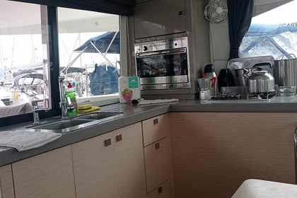 Hyra båt Katamaran Fountaine Pajot Fountaine Pajot Lucia 40 Trogir