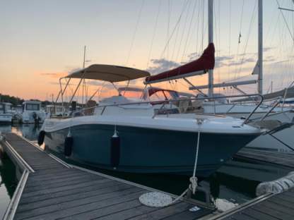 Location Bateau à moteur Jeanneau Cap Camarat 7.5 Cc Saint-Gilles-Croix-de-Vie