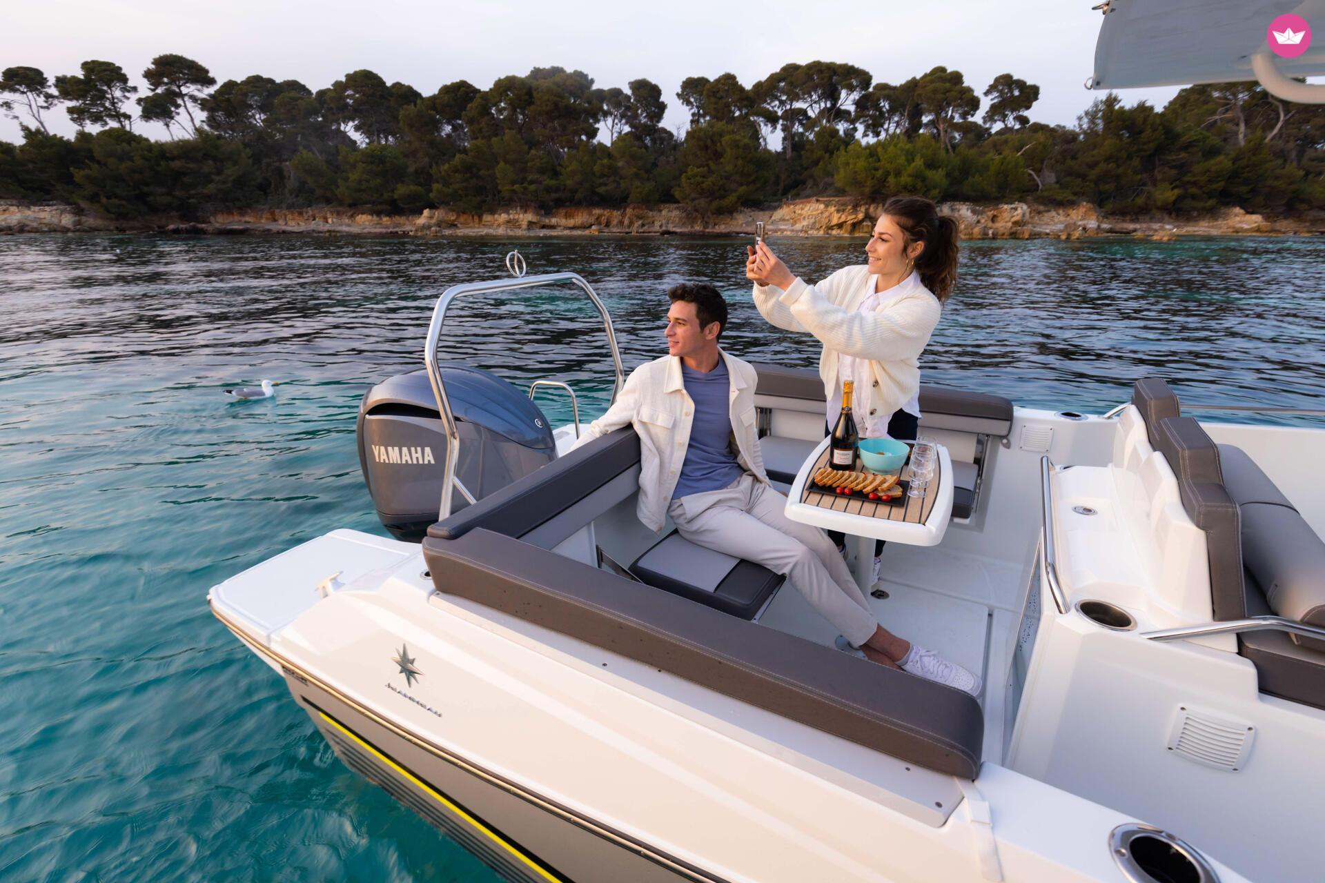 Bateau à moteur Jeanneau Cap Camarat 7.5 Cc 300cv 7