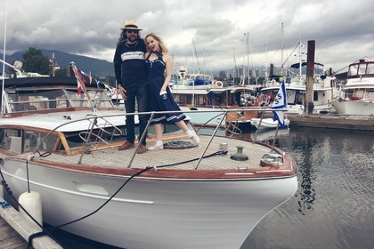 Chris Craft 32 Express