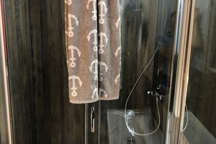 Sail on this boat without a license with 1 Cabin w