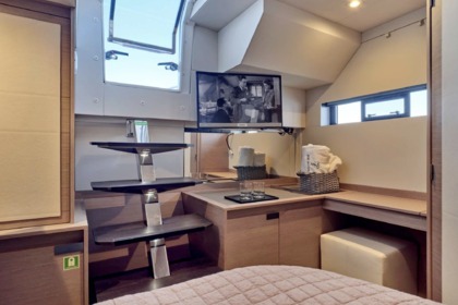 Christal Mio - Fountaine Pajot Power 67