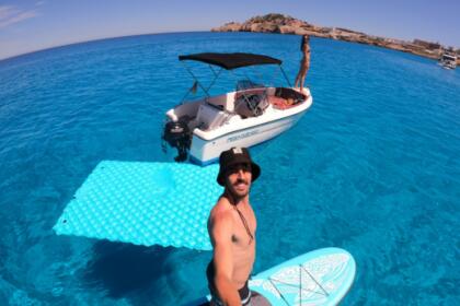 Discover the coast of Mallorca in a Pegazus boat w