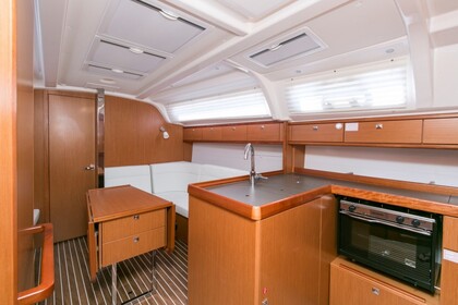 Bavaria Cruiser 37