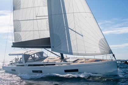 Hire Sailboat Bénéteau Oceanis 60 - 3 + 1 cab. Trogir