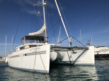 Charter Catamaran Lagoon Lagoon 450 F Santander